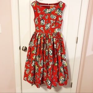 Retro floral swing dress with petticoat!